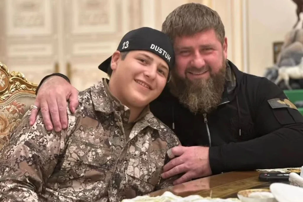 Рамзан Кадыров сообщил о награждении себя и сына юбилейными медалями к 90-летию Госавтоинспекции Рамзан Кадыров сообщил о награждении себя и сына юбилейными медалями к 90-летию Госавтоинспекции